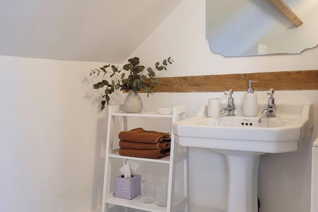Entire 2 Bed Coach House In Peaceful Norfolk Village Pulham Екстериор снимка