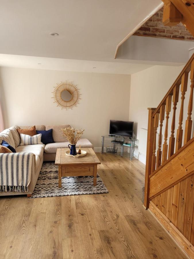 Entire 2 Bed Coach House In Peaceful Norfolk Village Pulham Екстериор снимка